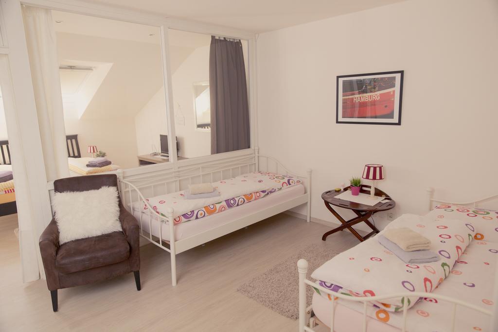 Bed and Breakfast Heinsens Ellerbek Zimmer foto