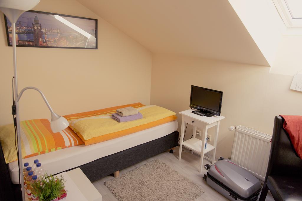 Bed and Breakfast Heinsens Ellerbek Zimmer foto